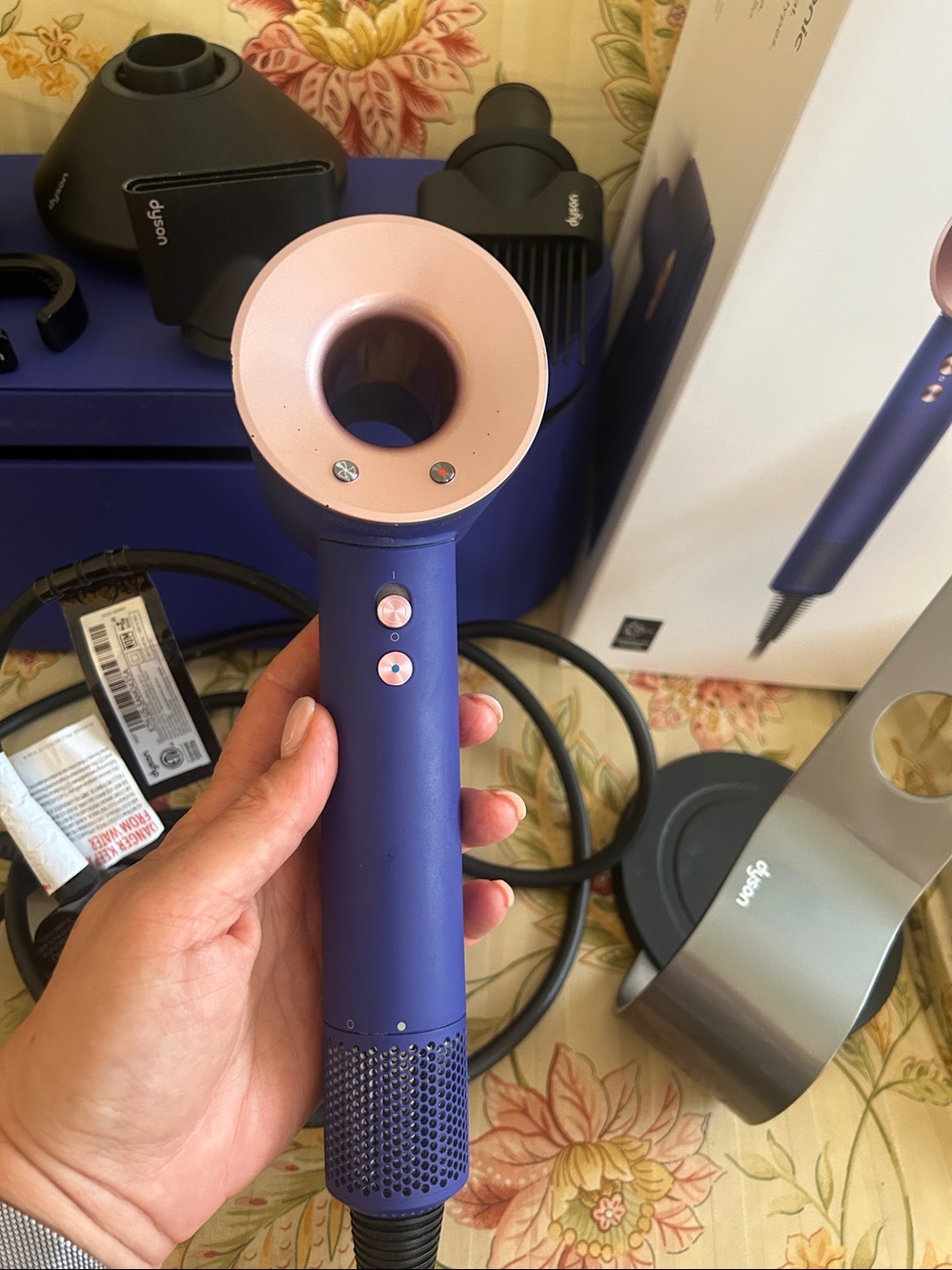 DYSON SuperSonic Bundle - Picture 2 of 12